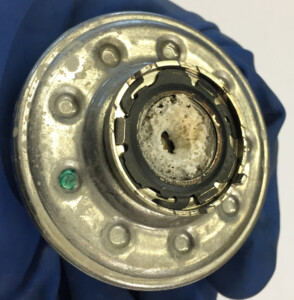 Etat d'un injecteur qui vient d'être démonté du tuyau d'échappement, après un parcours d'environ 12500 km
